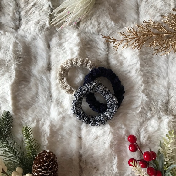 ❄️💕 Charmed Knits, Knit Scrunchy Hair Bands 💕❄️ - Picture 4 of 4
